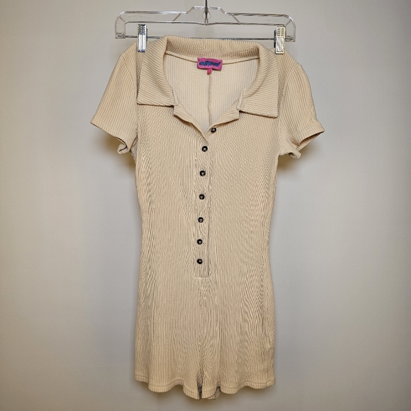 Edikted cream ribbed knit short sleeve polo neck button down romper size S US. - Picture 3 of 6